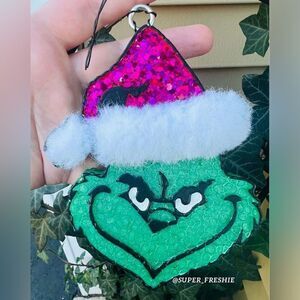 𝅺The Grinch Large Car Freshie Applewood & Fir Needle
